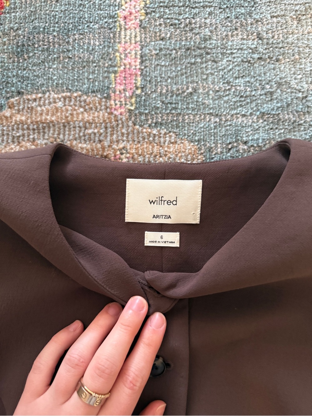 Aritzia Wilfred Regal Vest Crepette - Picture 3 of 4